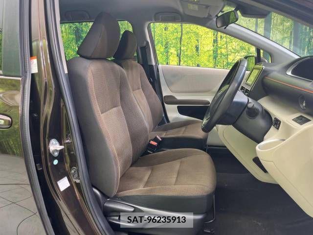 Toyota SIENTA 2015-08 298366-8