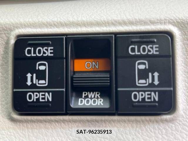 Toyota SIENTA 2015-08 298366-5