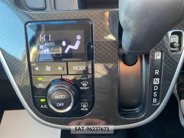 Daihatsu MOVE CUSTOM 2018-01 255105-19