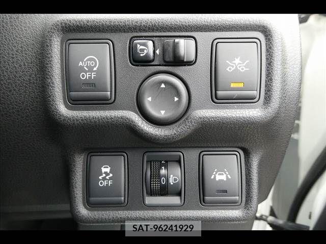Nissan NOTE 2016-05 219820-7