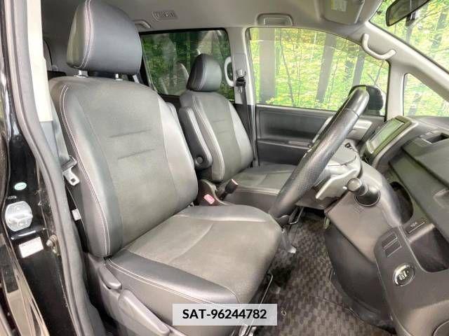 Toyota VOXY 2013-07 338809-8