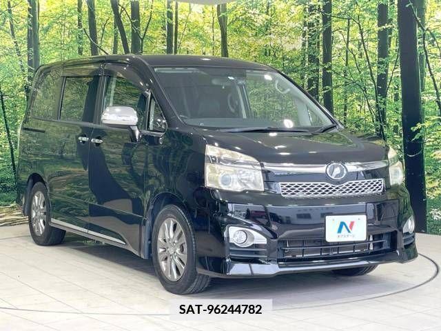 Toyota VOXY 2013-07 338809-17