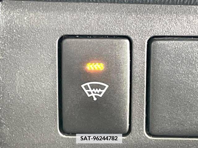 Toyota VOXY 2013-07 338809-7