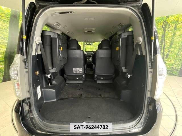 Toyota VOXY 2013-07 338809-12