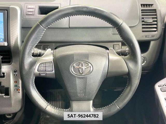 Toyota VOXY 2013-07 338809-11
