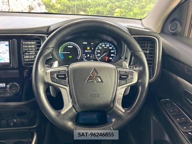 Mitsubishi OUTLANDER PHEV 2016-07 303564-11