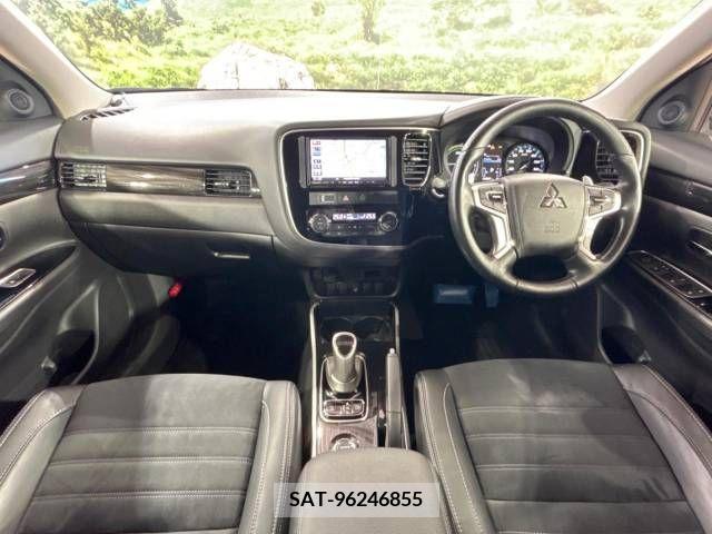 Mitsubishi OUTLANDER PHEV 2016-07 303564-1
