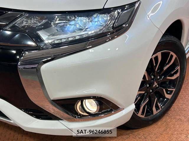 Mitsubishi OUTLANDER PHEV 2016-07 303564-12
