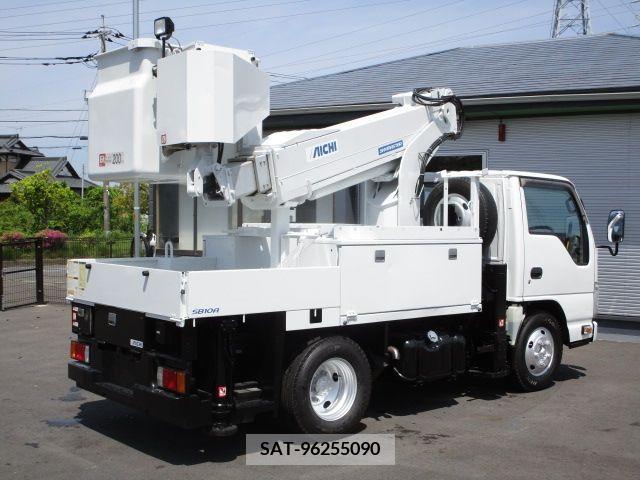 Isuzu ELF TRUCK 2012-02 353728-4