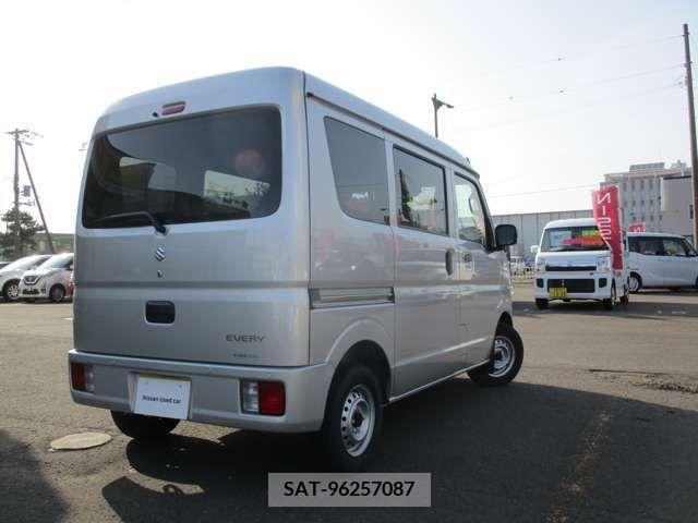Suzuki EVERY 2023-01 210088-4