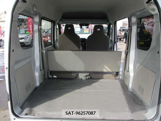 Suzuki EVERY 2023-01 210088-15