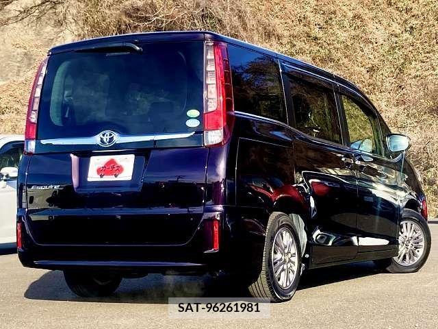 Toyota ESQUIRE 2014-12 207066-2