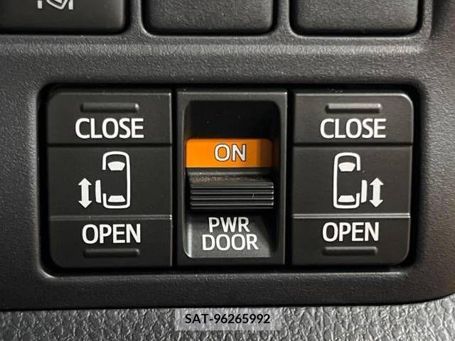 Toyota ESQUIRE 2016-12 297228-4