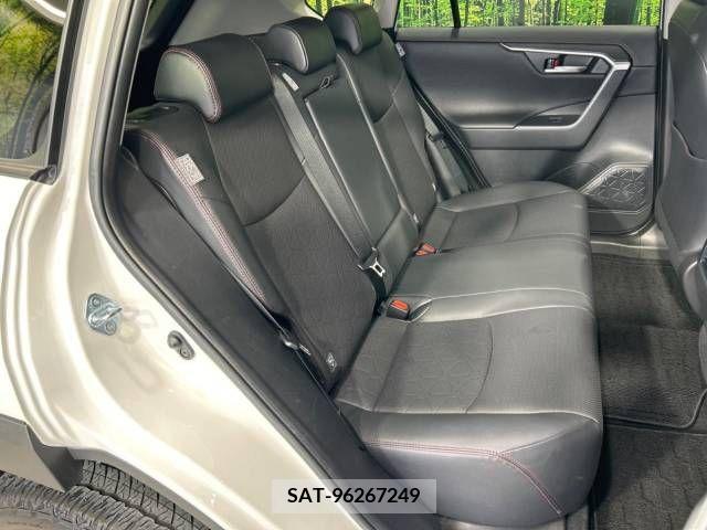 Toyota RAV4 2021-10 373268-9