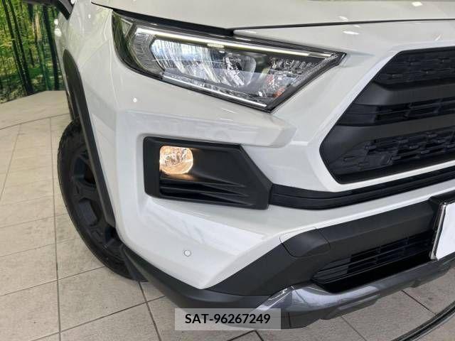 Toyota RAV4 2021-10 373268-12