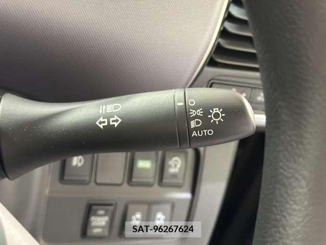 Nissan SERENA 2017-10 324919-15