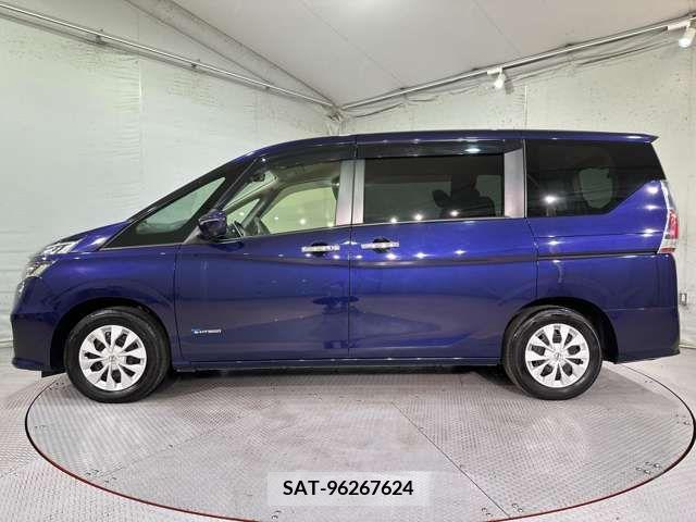 Nissan SERENA 2017-10 324919-11