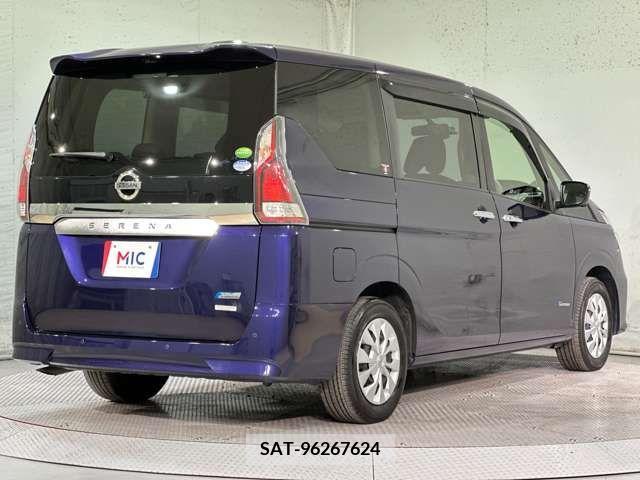 Nissan SERENA 2017-10 324919-8