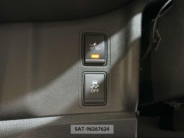 Nissan SERENA 2017-10 324919-19