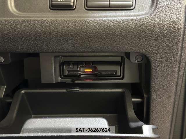 Nissan SERENA 2017-10 324919-18