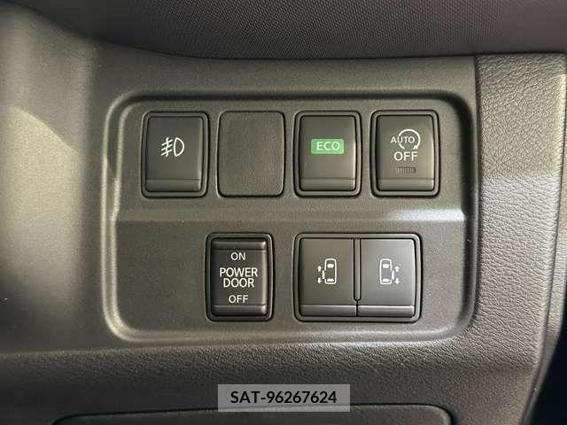 Nissan SERENA 2017-10 324919-17