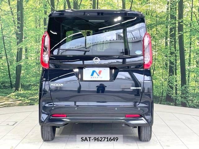 Nissan ROOX 2022-04 354749-15