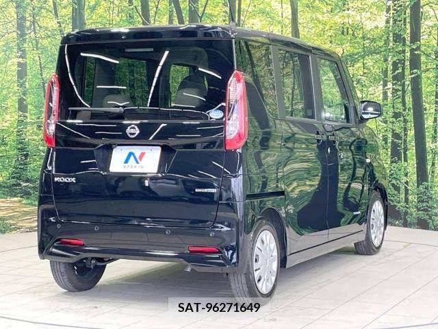 Nissan ROOX 2022-04 354749-17