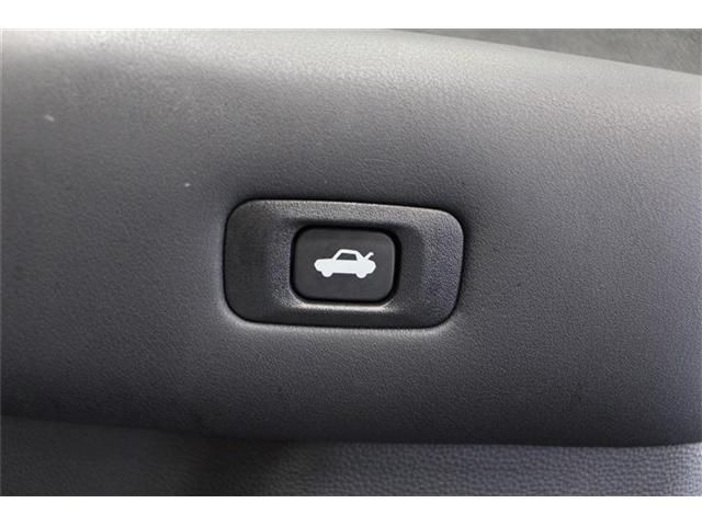 Toyota CROWN SEDAN 2018-08 182373-23
