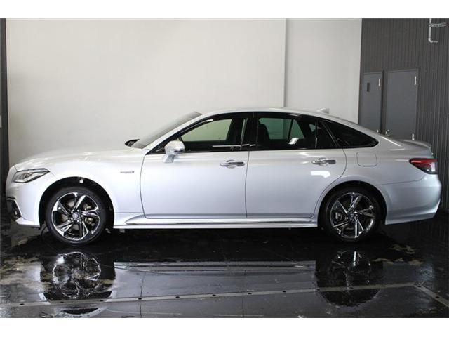 Toyota CROWN SEDAN 2018-08 182373-7