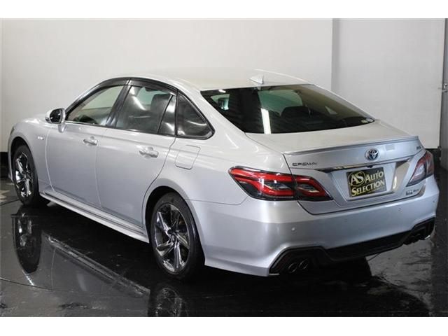 Toyota CROWN SEDAN 2018-08 182373-11