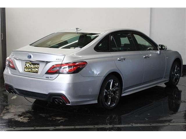 Toyota CROWN SEDAN 2018-08 182373-10