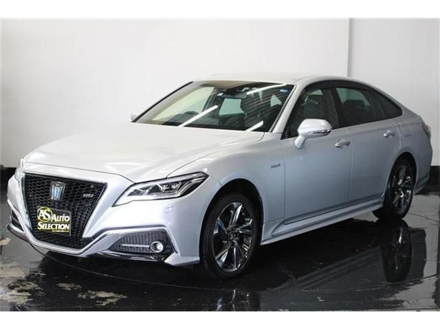 Toyota CROWN SEDAN 2018-08 182373-9