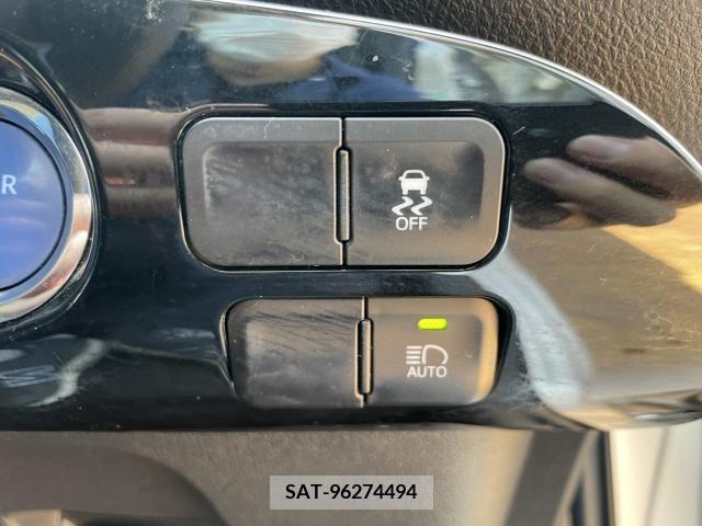 Toyota PRIUS 2016-03 330058-26