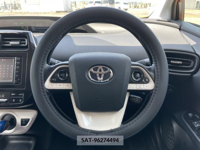 Toyota PRIUS 2016-03 330058-22