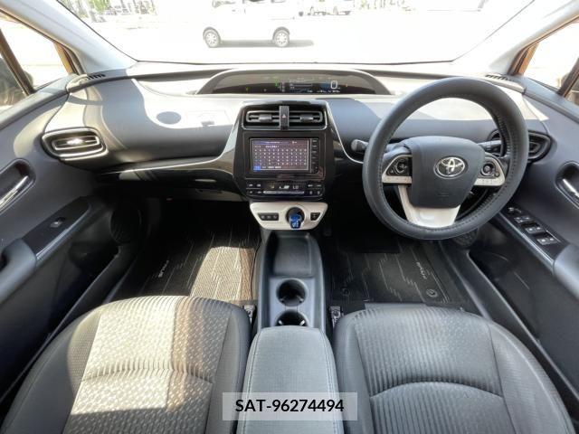 Toyota PRIUS 2016-03 330058-15