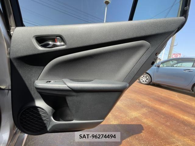 Toyota PRIUS 2016-03 330058-11