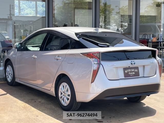Toyota PRIUS 2016-03 330058-28