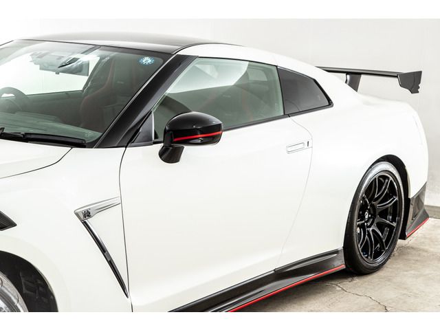 Nissan GT-R 2019-10 8615-11