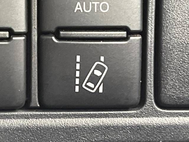 Toyota VOXY 2018-11 26668-6