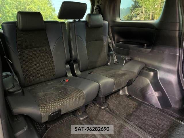 Toyota VELLFIRE 2017-01 243396-11