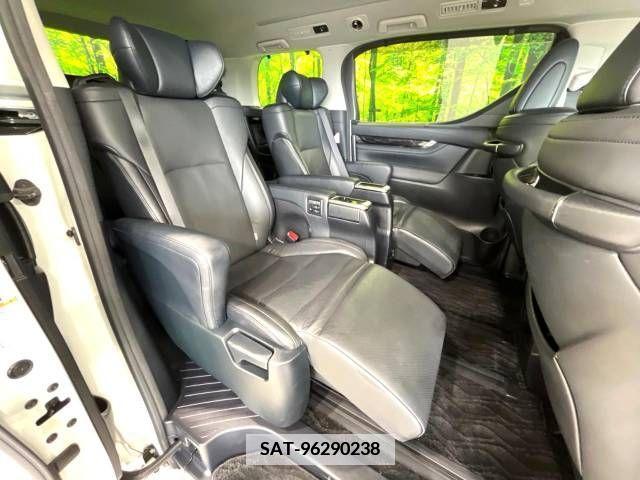 Toyota ALPHARD 2018-02 338681-9