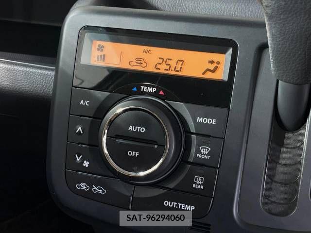 Nissan MOCO 2015-01 324593-7