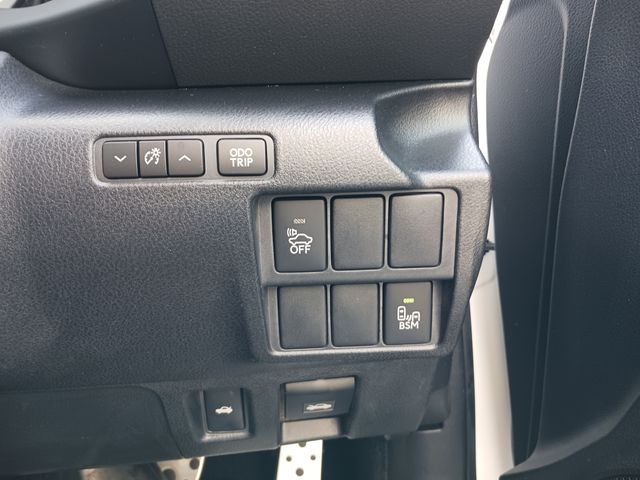 Lexus IS 2013-01 185363-18