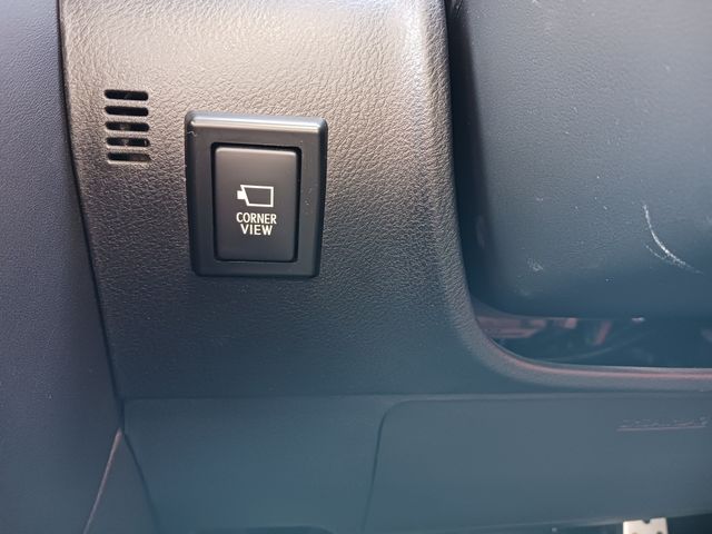 Lexus IS 2013-01 185363-20