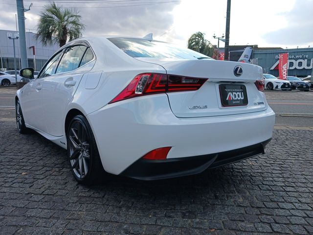 Lexus IS 2013-01 185363-2