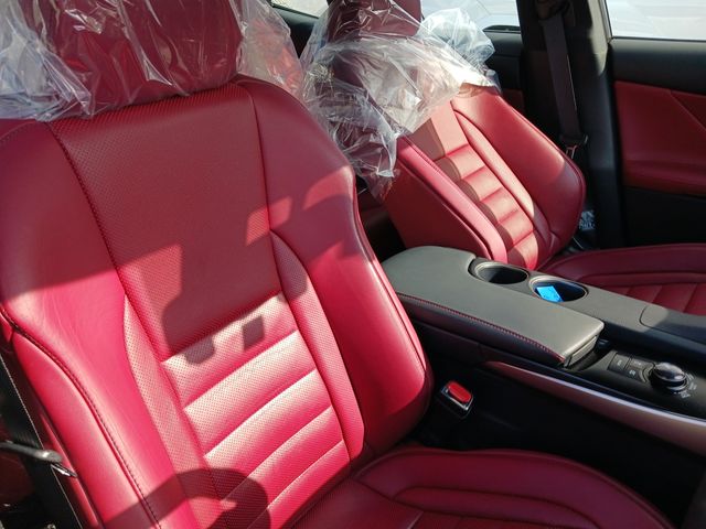 Lexus IS 2013-01 185363-11