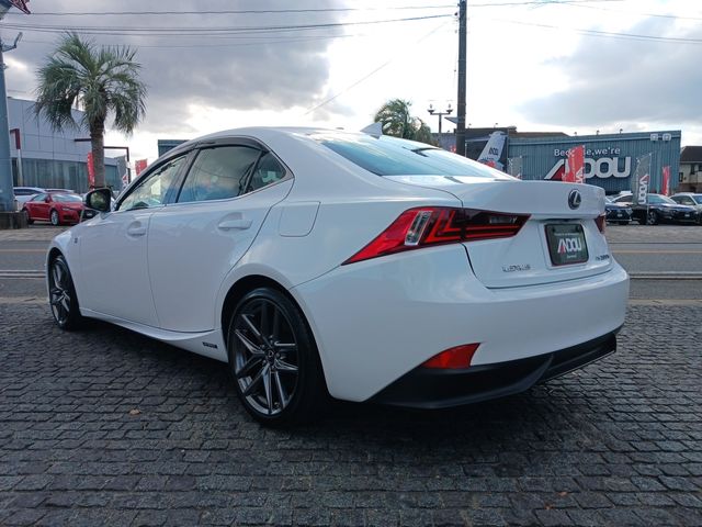 Lexus IS 2013-01 185363-3