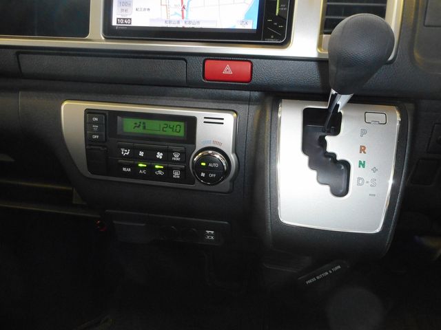 Toyota HIACE WAGON 2019-09 22687-11