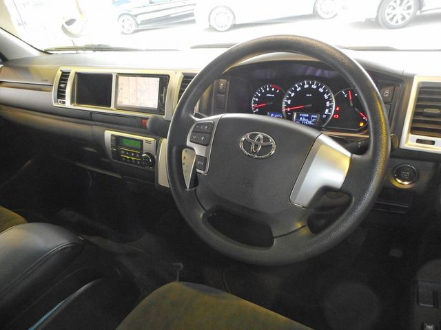 Toyota HIACE WAGON 2019-09 22687-1