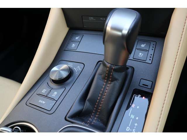 Lexus RC 2015-12 3825-11